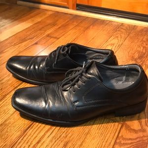 Dress shoes